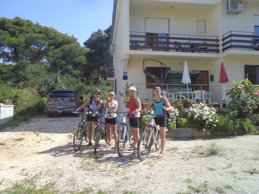 Apartment Nella Molat Εξωτερικό φωτογραφία